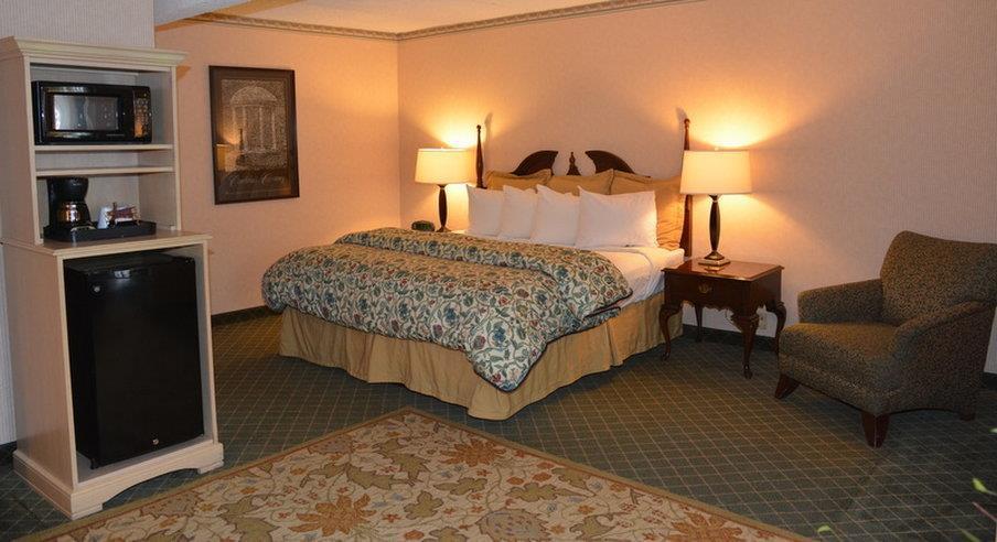 Chapel Hill University Inn Room photo