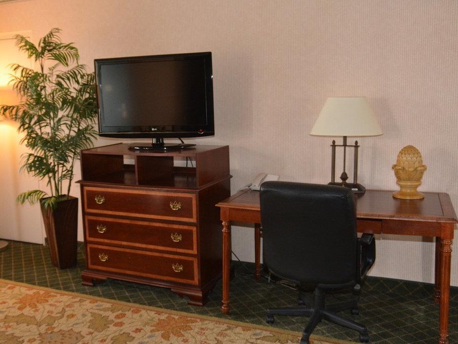 Chapel Hill University Inn Room photo