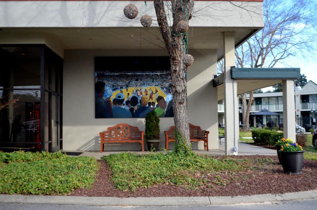 Chapel Hill University Inn Exterior photo